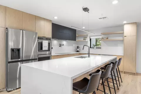 Kitchen - 4639 E Osborn Rd, Phoenix, AZ 85018 photo 4 of 4