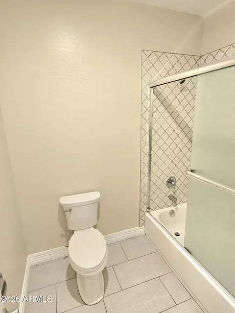 Bath - 140 E Bernie Ln, Gilbert, AZ 85295 photo 4 of 4