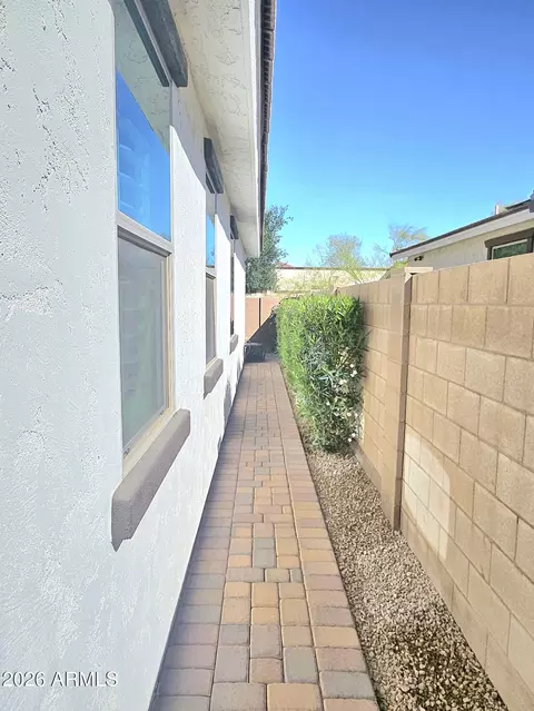 Exterior - 140 E Bernie Ln, Gilbert, AZ 85295 photo 2 of 12