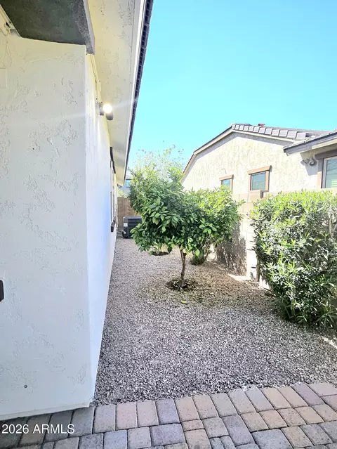 Exterior - 140 E Bernie Ln, Gilbert, AZ 85295 photo 5 of 12