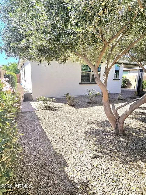 Exterior - 140 E Bernie Ln, Gilbert, AZ 85295 photo 10 of 12