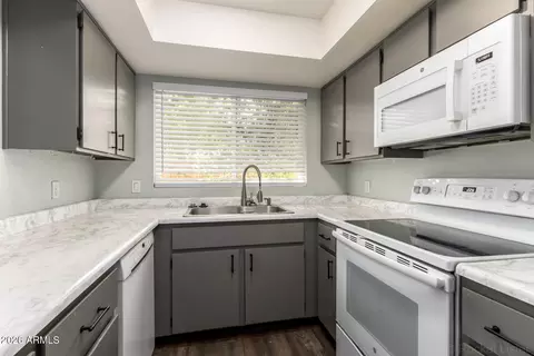 Kitchen - 5314 S Farmer Ave, Tempe, AZ 85283 photo 1 of 1