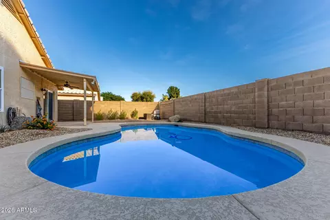 Exterior - 313 E Sherri Dr, Gilbert, AZ 85296 photo 6 of 8
