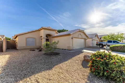 Exterior - 313 E Sherri Dr, Gilbert, AZ 85296 photo 3 of 8