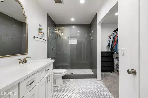 Bath - 4401 N 9th Ave, Phoenix, AZ 85013 photo 1 of 6