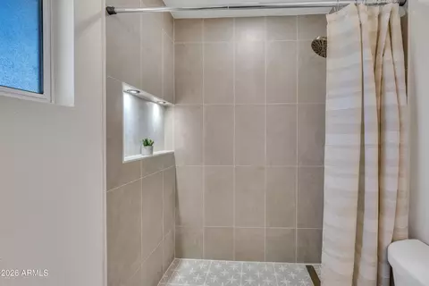 Bath - 1743 E Irwin Ave, Mesa, AZ 85204 photo 2 of 3