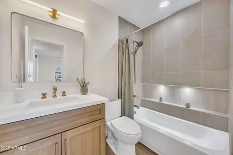 Bath - 1743 E Irwin Ave, Mesa, AZ 85204 photo 3 of 3