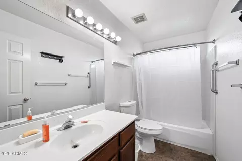 Bath - 5424 Emerald Ave, Mesa, AZ 85206 photo 3 of 3