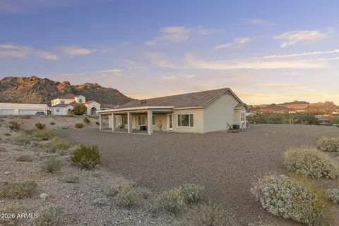 Exterior - 203 E Saddle Butte St, Apache Junction, AZ 85119 photo 8 of 10
