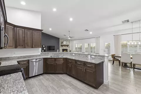 Kitchen - 203 E Saddle Butte St, Apache Junction, AZ 85119 photo 4 of 4