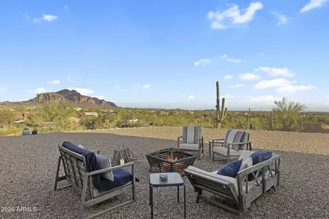 Exterior - 203 E Saddle Butte St, Apache Junction, AZ 85119 photo 7 of 10