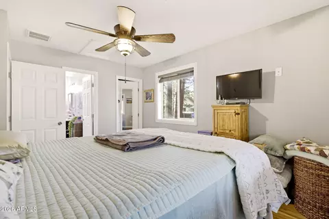 Bedroom - 2900 Long Rifle Pl, Overgaard, AZ 85933 photo 2 of 3