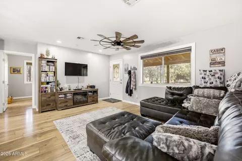 Living - 2900 Long Rifle Pl, Overgaard, AZ 85933 photo 1 of 1