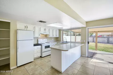 1064 E Hoover Ave, Mesa, AZ 85204 photo 2