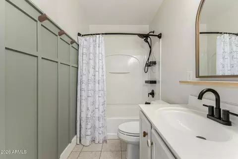 Bath - 2177 E Gillcrest Rd, Gilbert, AZ 85298 photo 4 of 4