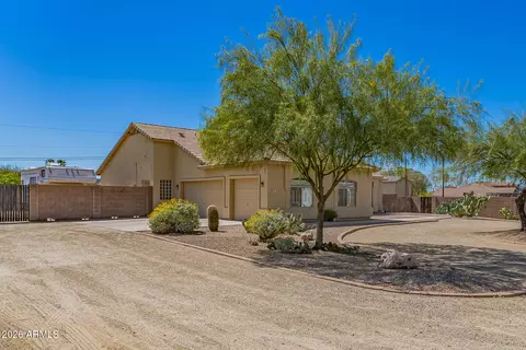 Exterior - 2813 E Cedar Waxwing Dr, Gilbert, AZ 85298 photo 2 of 8