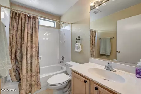 Bath - 4626 E Charleston Ave, Phoenix, AZ 85032 photo 3 of 3