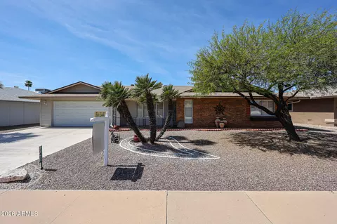 17402 N Lindgren Ave, Sun City, AZ 85351