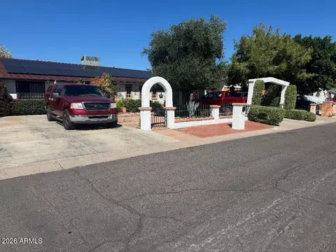 734 E Desert Dr S, Phoenix, AZ 85042