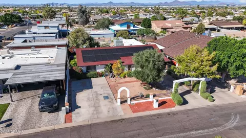 View/Area - 734 E Desert Dr S, Phoenix, AZ 85042 photo 2 of 2