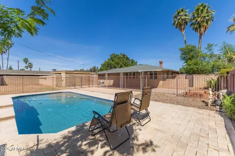 Exterior - 223 E Concorda Dr, Tempe, AZ 85282 photo 10 of 11