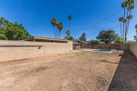 Exterior - 223 E Concorda Dr, Tempe, AZ 85282 photo 7 of 11