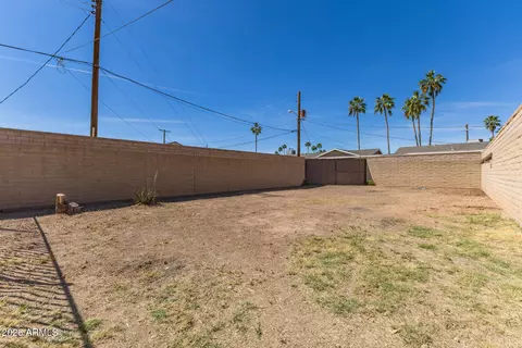 Exterior - 223 E Concorda Dr, Tempe, AZ 85282 photo 6 of 11