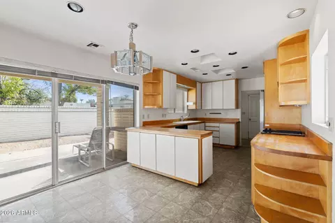 Kitchen - 114 E San Miguel Ave, Phoenix, AZ 85012 photo 1 of 5