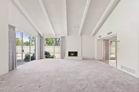 Living - 114 E San Miguel Ave, Phoenix, AZ 85012 photo 2 of 7