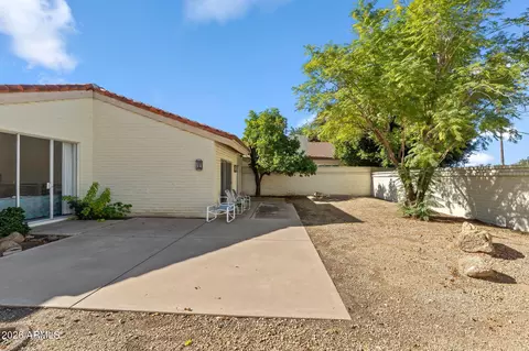 Exterior - 114 E San Miguel Ave, Phoenix, AZ 85012 photo 4 of 10