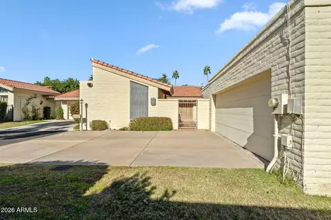 Exterior - 114 E San Miguel Ave, Phoenix, AZ 85012 photo 2 of 10