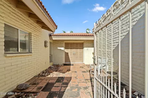 Exterior - 114 E San Miguel Ave, Phoenix, AZ 85012 photo 3 of 10