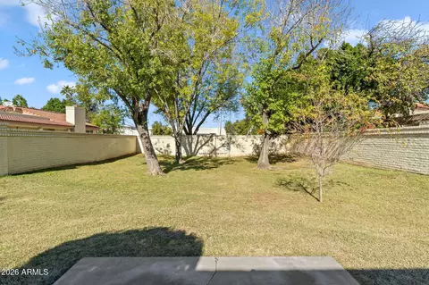 Exterior - 114 E San Miguel Ave, Phoenix, AZ 85012 photo 8 of 10