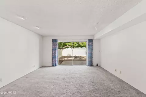 Living - 114 E San Miguel Ave, Phoenix, AZ 85012 photo 7 of 7