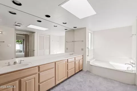 Bath - 114 E San Miguel Ave, Phoenix, AZ 85012 photo 5 of 5