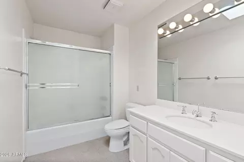 Bath - 114 E San Miguel Ave, Phoenix, AZ 85012 photo 2 of 5