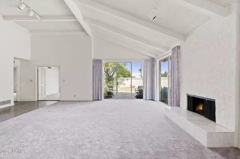 Living - 114 E San Miguel Ave, Phoenix, AZ 85012 photo 5 of 7