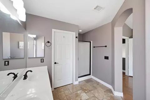 Bath - 3165 E Desert Ln, Gilbert, AZ 85234 photo 4 of 4