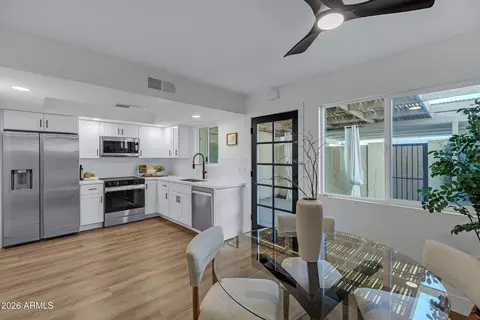 Kitchen - 610 E Montebello Ave #41, Phoenix, AZ 85012 photo 2 of 2