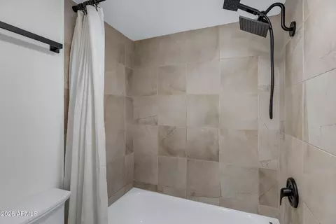 Bath - 610 E Montebello Ave #41, Phoenix, AZ 85012 photo 3 of 3