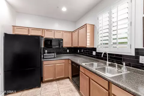 Kitchen - 535 E Jordan Dr, Gilbert, AZ 85297 photo 5 of 5