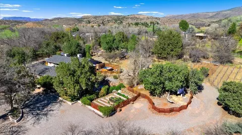 10580 E Swinging Bridge Ln, Cornville, AZ 86325