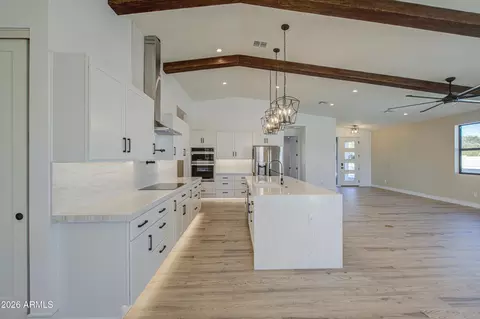 Kitchen - 2645 E Fairmount Ave, Phoenix, AZ 85016 photo 6 of 10