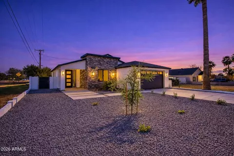 2645 E Fairmount Ave, Phoenix, AZ 85016
