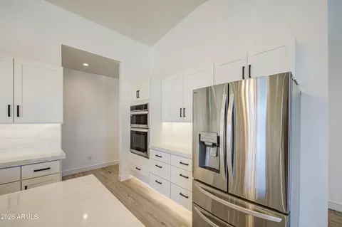 Kitchen - 2645 E Fairmount Ave, Phoenix, AZ 85016 photo 10 of 10