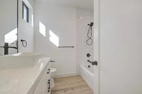 Bath - 2645 E Fairmount Ave, Phoenix, AZ 85016 photo 7 of 14
