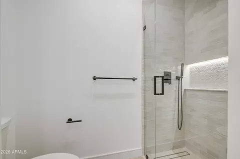 Bath - 2645 E Fairmount Ave, Phoenix, AZ 85016 photo 11 of 14