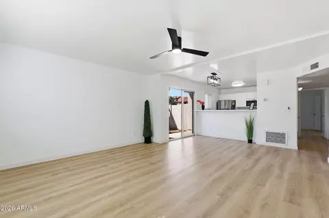 623 W Guadalupe Rd #180, Mesa, AZ 85210