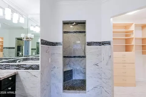 Bath - 5328 E Pinchot Ave, Phoenix, AZ 85018 photo 2 of 3
