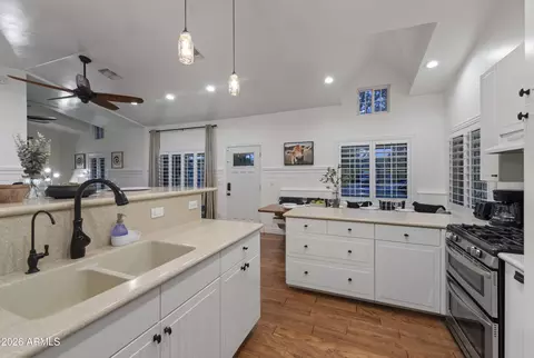 Kitchen - 739 E Belmont Ave, Phoenix, AZ 85020 photo 2 of 3